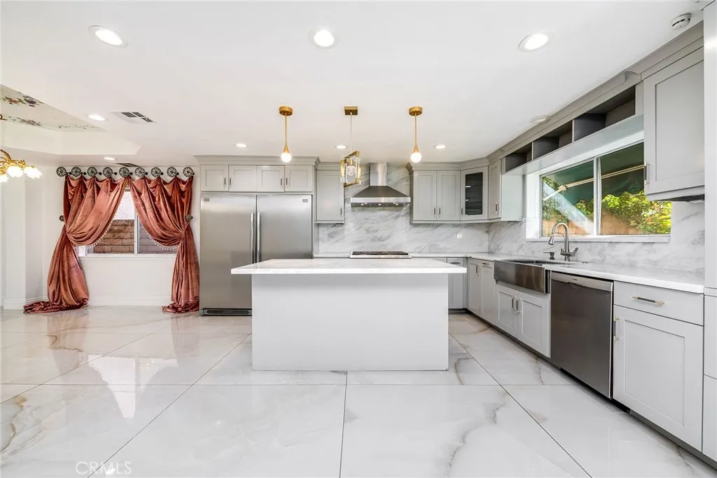 19314 Yolie, Tarzana, California 91356 home-pic-1