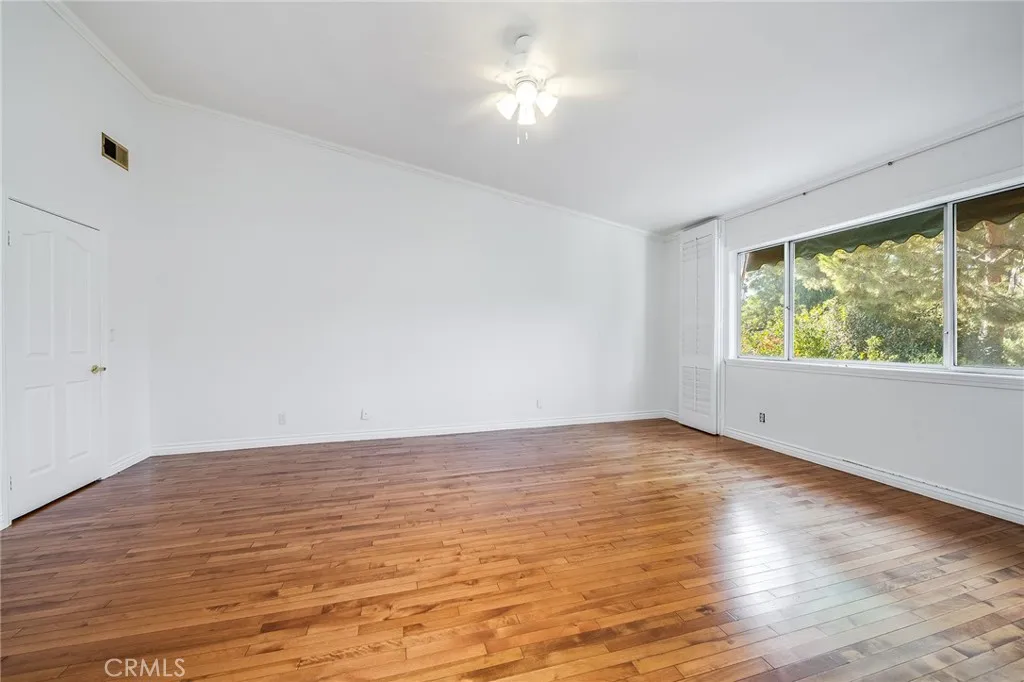 19314 Yolie, Tarzana, California 91356 home-pic-18