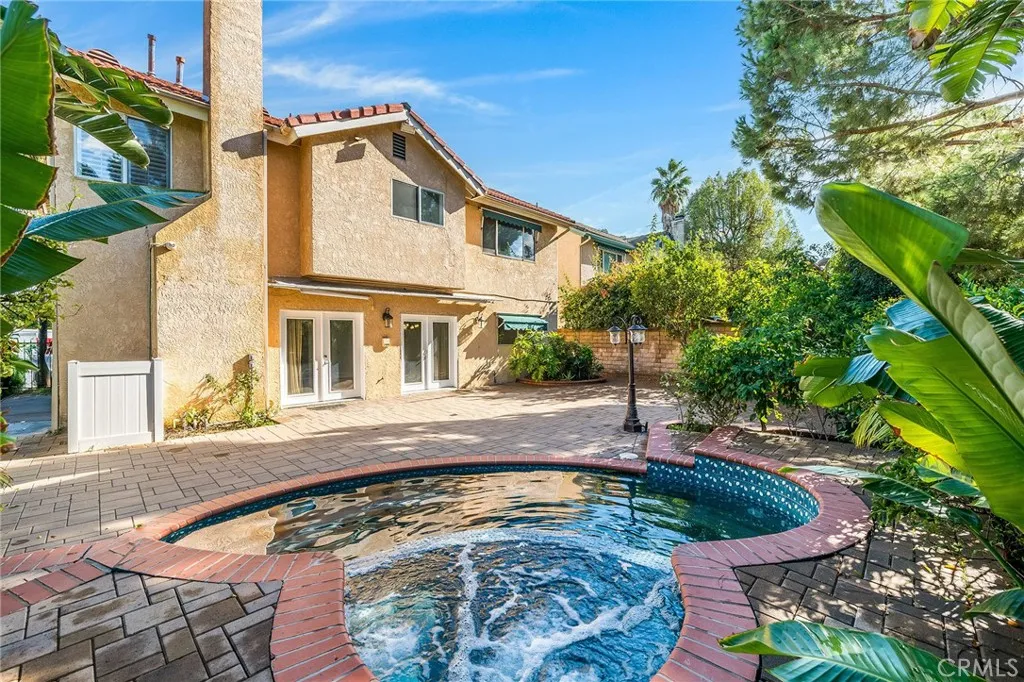 19314 Yolie, Tarzana, California 91356 home-pic-15