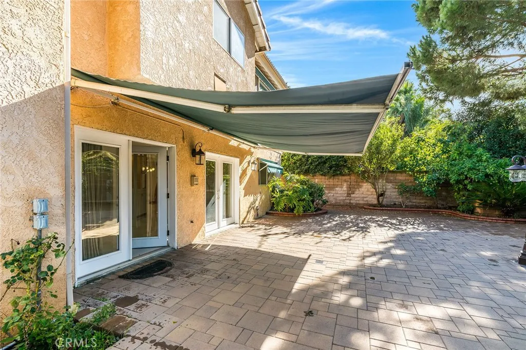 19314 Yolie, Tarzana, California 91356 home-pic-13