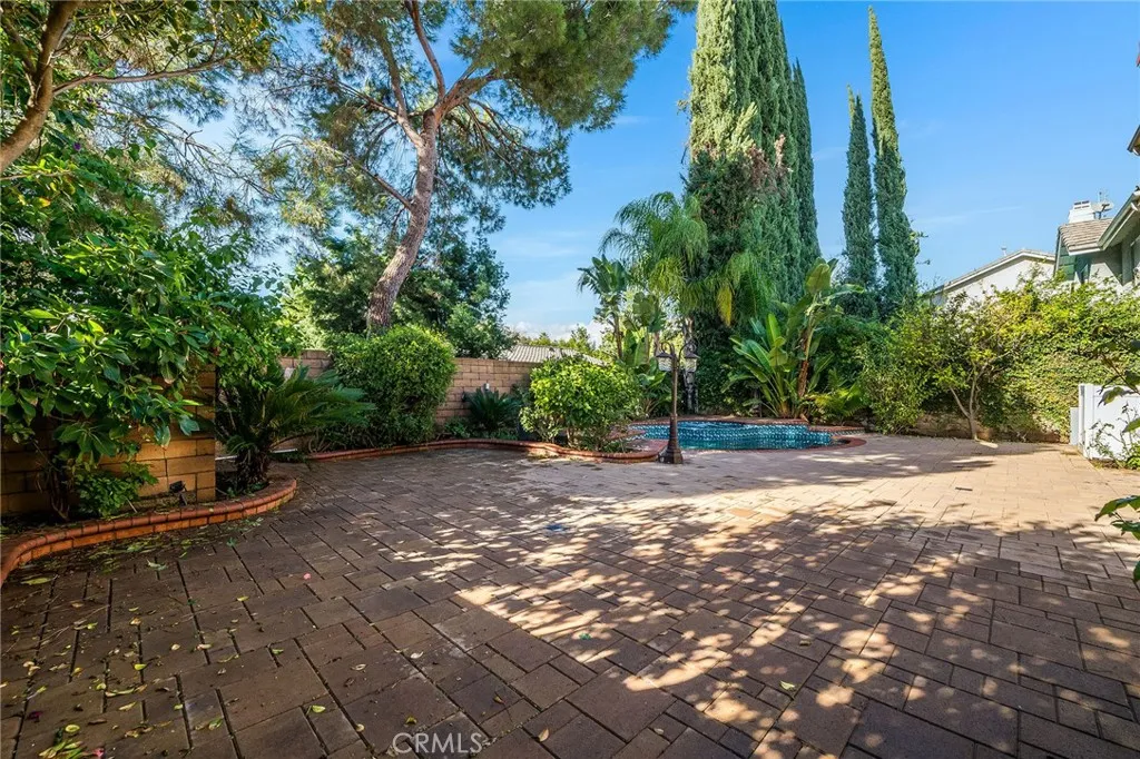 19314 Yolie, Tarzana, California 91356 home-pic-10
