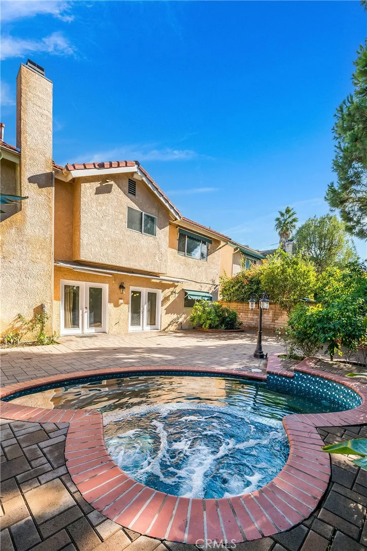 19314 Yolie, Tarzana, California 91356 home-pic-14