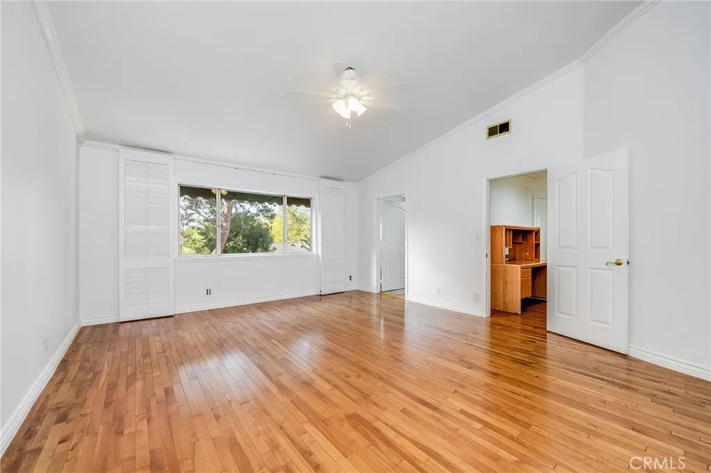 19314 Yolie, Tarzana, California 91356 home-pic-19