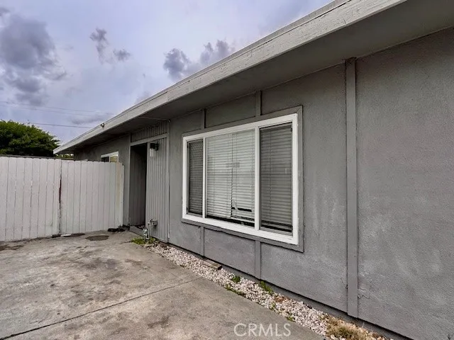 10347 Kalmia Street, Los Angeles, California 90002 home-pic-3