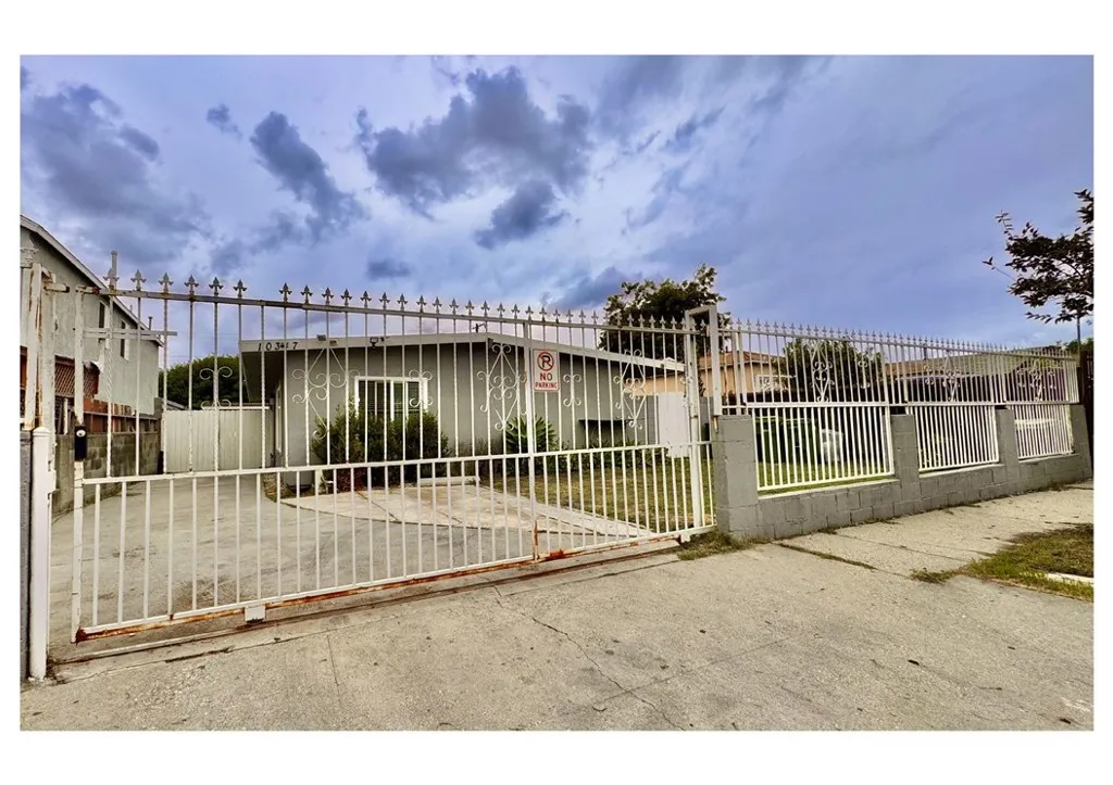 10347 Kalmia Street, Los Angeles, California 90002 home-pic-4