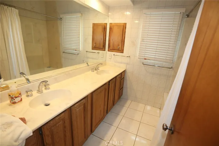 5624 E Vernon Street, Long Beach, California 90815