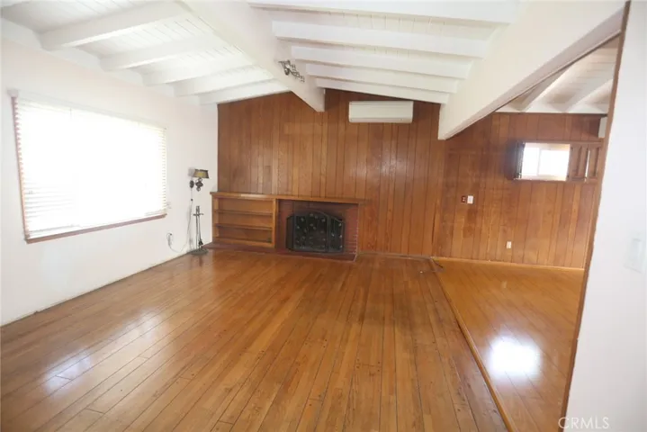5624 E Vernon Street, Long Beach, California 90815