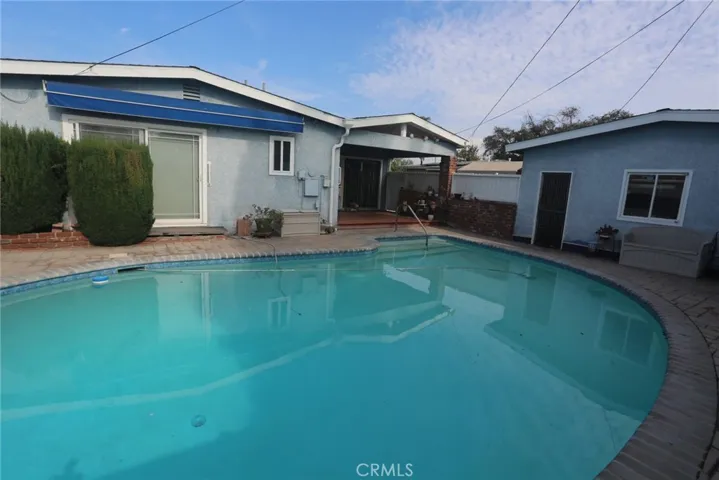 5624 E Vernon Street, Long Beach, California 90815