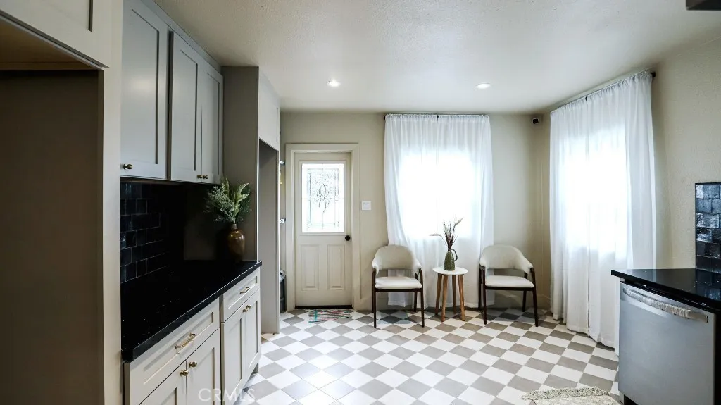 6764 Lemon, Long Beach, California 90805 home-pic-22