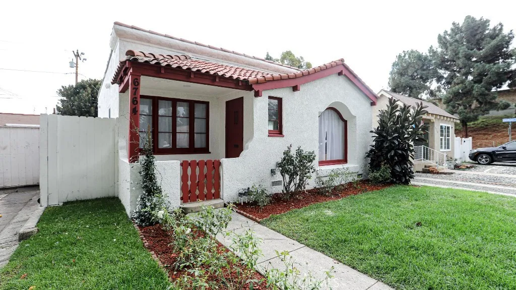 6764 Lemon, Long Beach, California 90805 home-pic-1