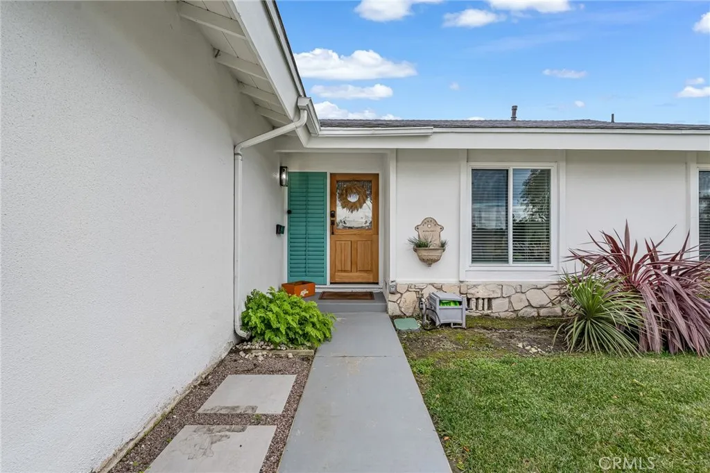 16261 Sher Lane, Huntington Beach, California 92647 home-pic-1