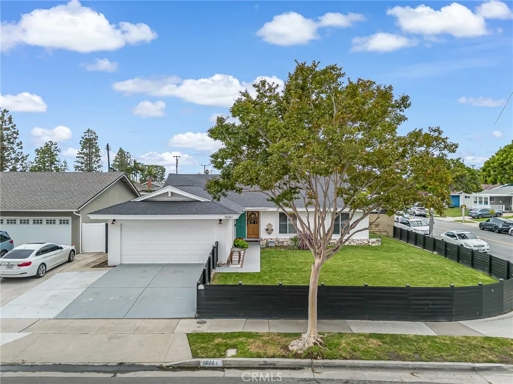 16261 Sher Lane, Huntington Beach, California 92647 home-pic-5