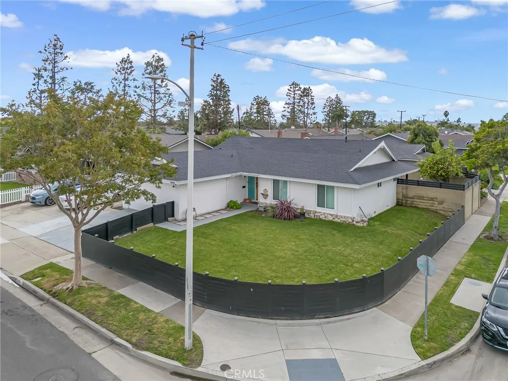 16261 Sher Lane, Huntington Beach, California 92647 home-pic-7
