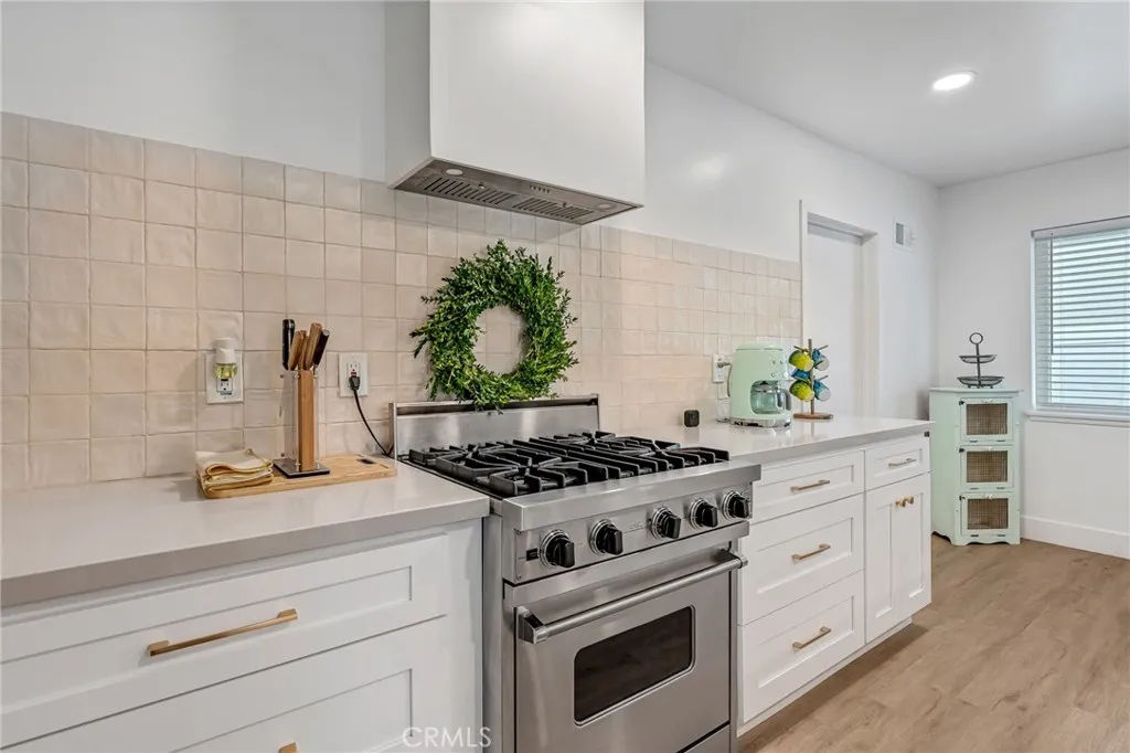 16261 Sher Lane, Huntington Beach, California 92647 home-pic-18