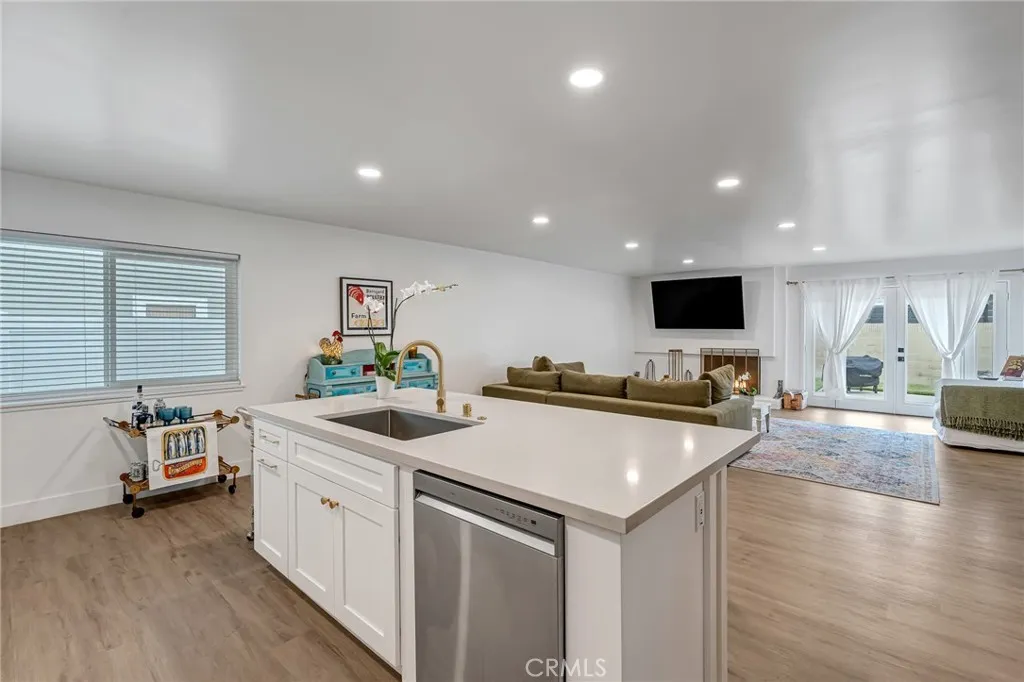 16261 Sher Lane, Huntington Beach, California 92647 home-pic-19