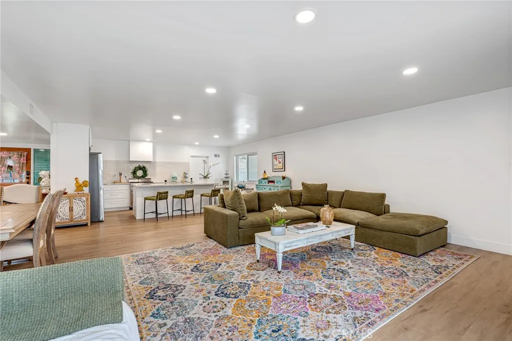 16261 Sher Lane, Huntington Beach, California 92647 home-pic-26