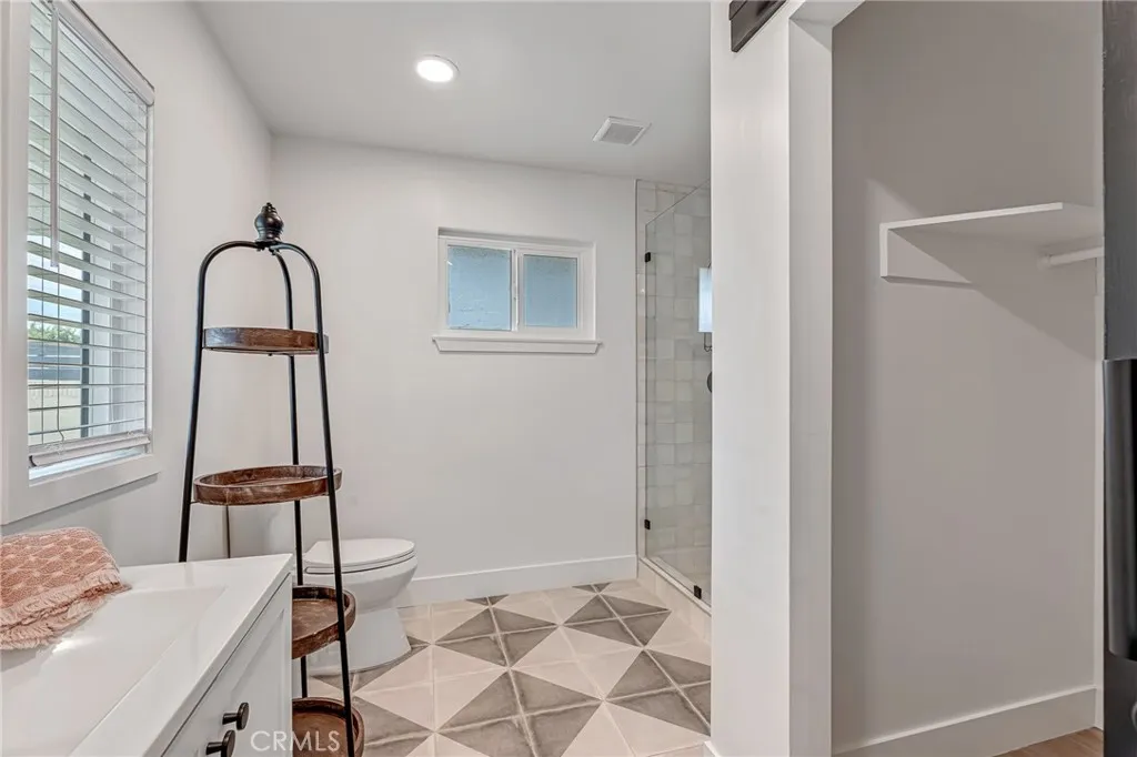 16261 Sher Lane, Huntington Beach, California 92647 home-pic-34