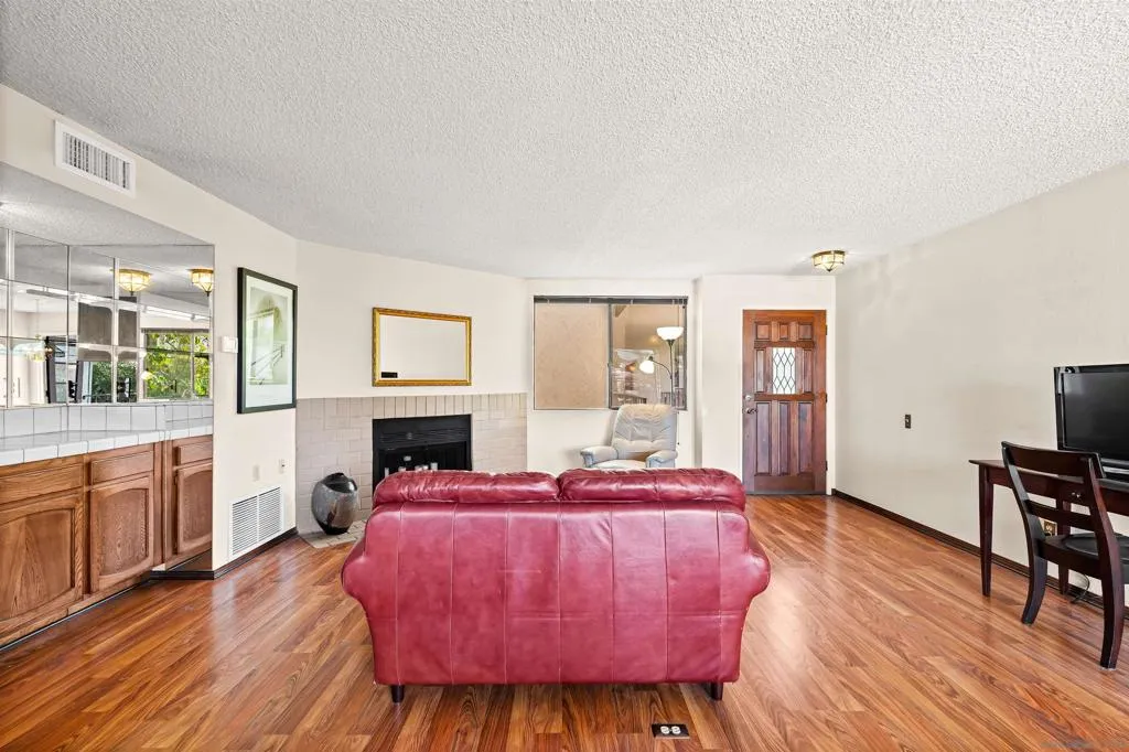 1263 Robinson Avenue 13, San Diego, California 92103 home-pic-13