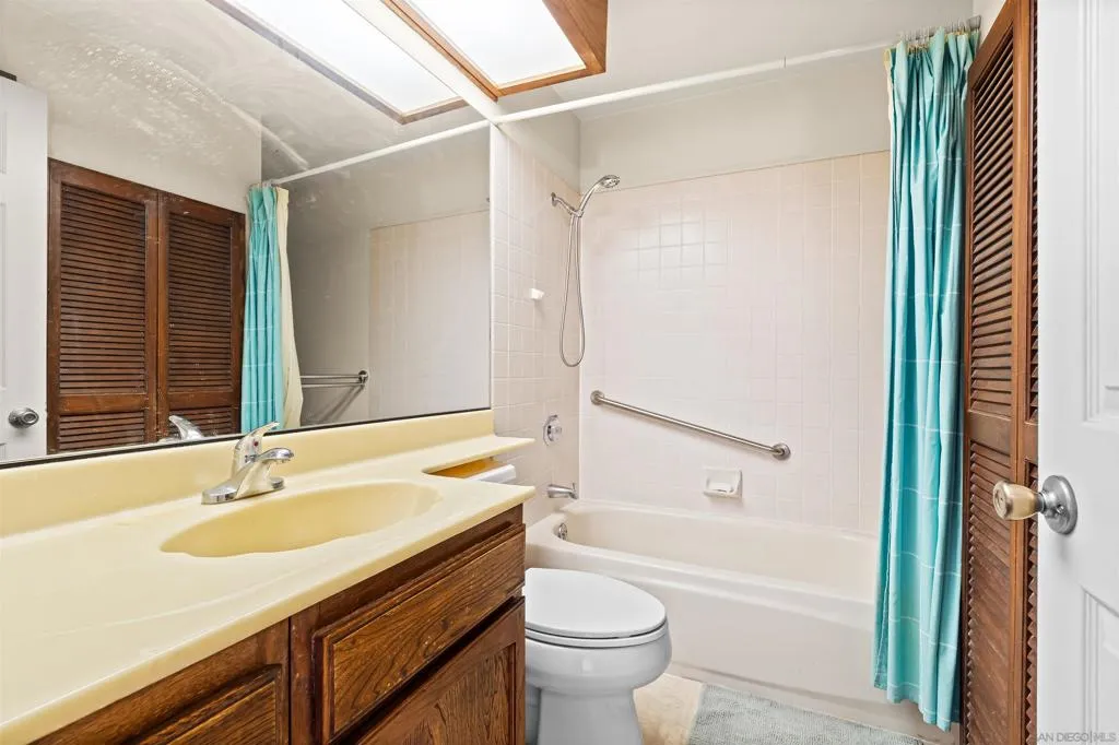 1263 Robinson Avenue 13, San Diego, California 92103 home-pic-26