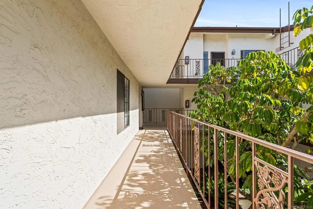 1263 Robinson Avenue 13, San Diego, California 92103 home-pic-34