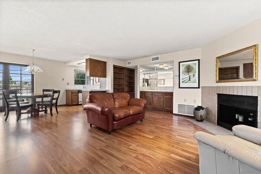 1263 Robinson Avenue 13, San Diego, California 92103 home-pic-2