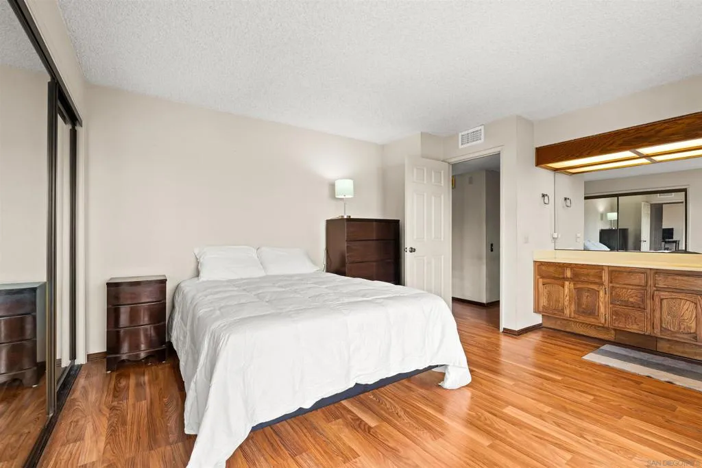 1263 Robinson Avenue 13, San Diego, California 92103 home-pic-19