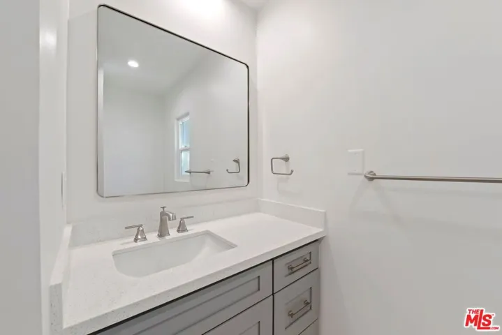 1252 N Crescent Heights Boulevard 3, West Hollywood, California 90046