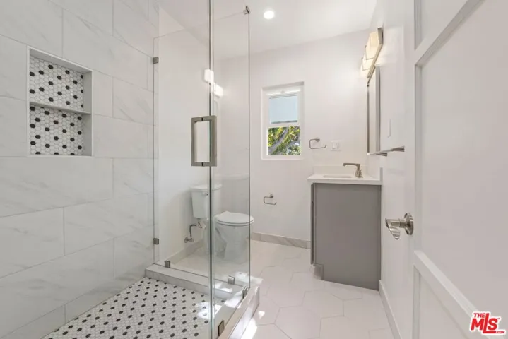 1252 N Crescent Heights Boulevard 3, West Hollywood, California 90046