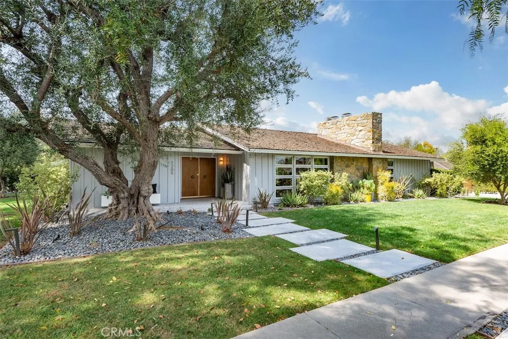 1205 Bryant, Long Beach, California 90815 home-pic-0