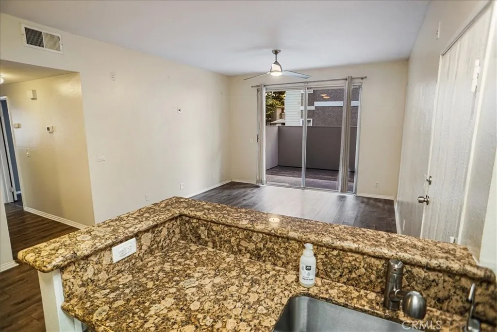 27646 A Susan Beth Way, Saugus, California 91350 home-pic-3