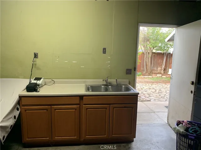 Sink in Garage