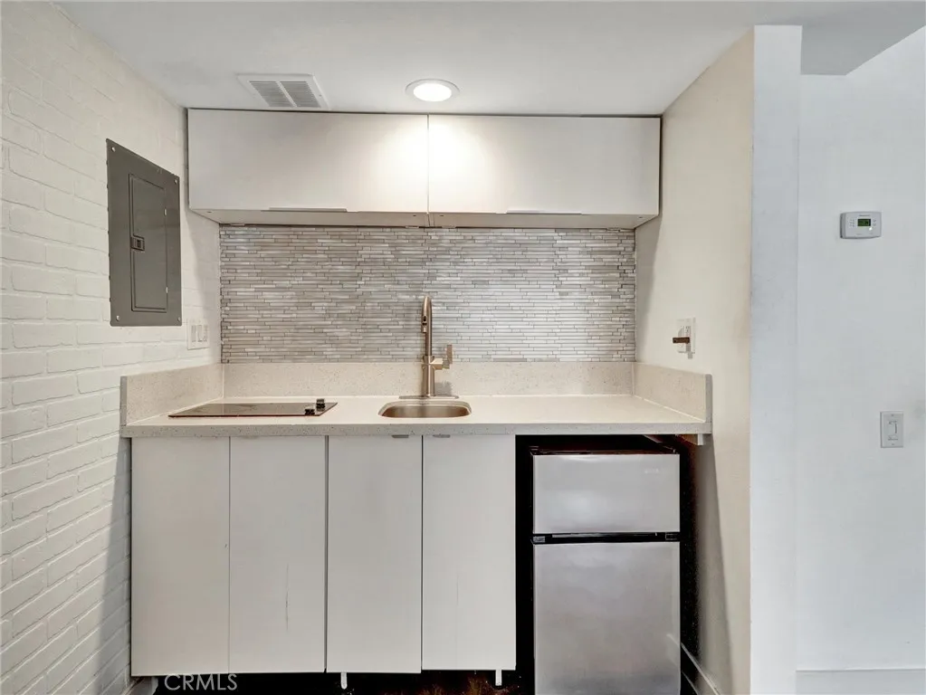 277 E Alejo Road 214, Palm Springs, California 92262 home-pic-6