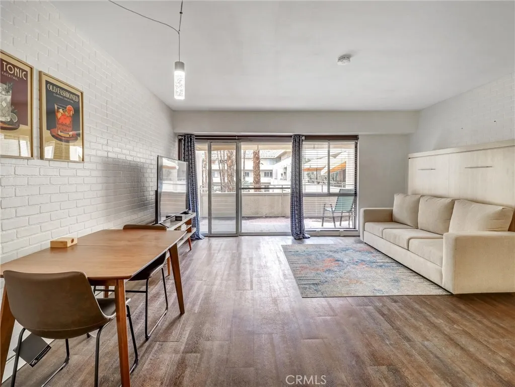 277 E Alejo Road 214, Palm Springs, California 92262 home-pic-1