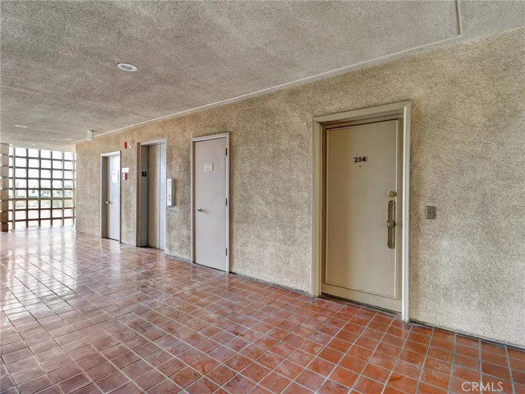 277 E Alejo Road 214, Palm Springs, California 92262 home-pic-13