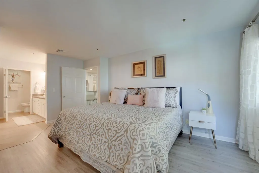5745 Friars Road 107, San Diego, California 92110 home-pic-10