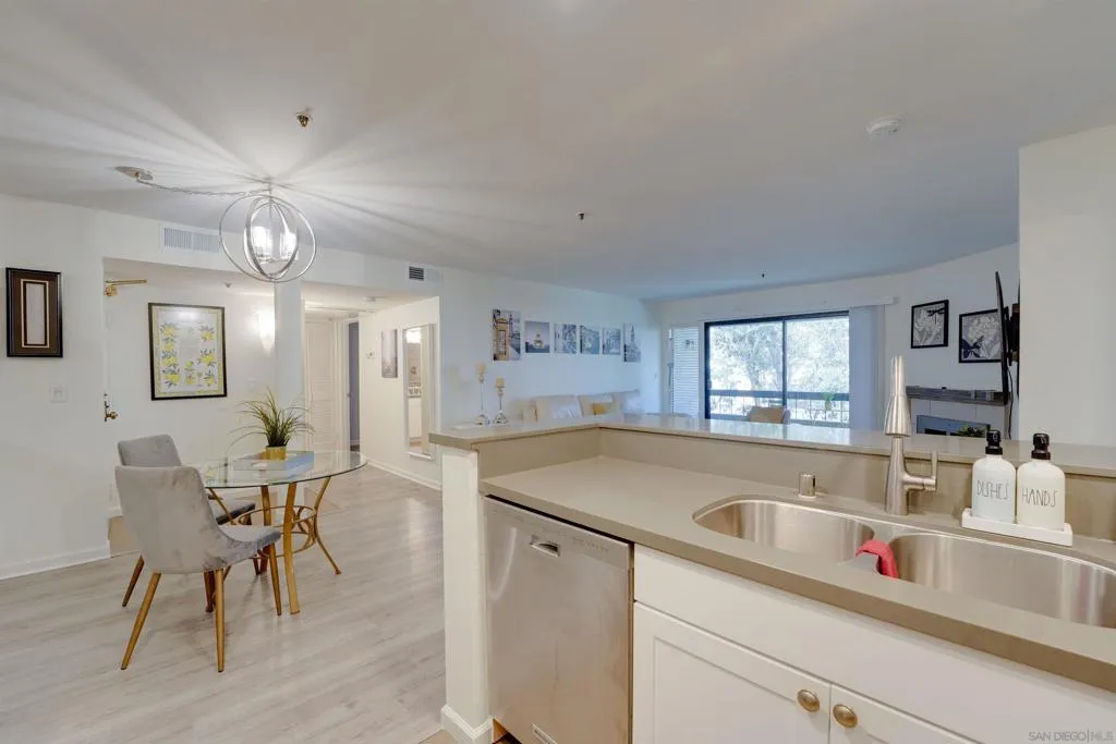 5745 Friars Road 107, San Diego, California 92110 home-pic-1