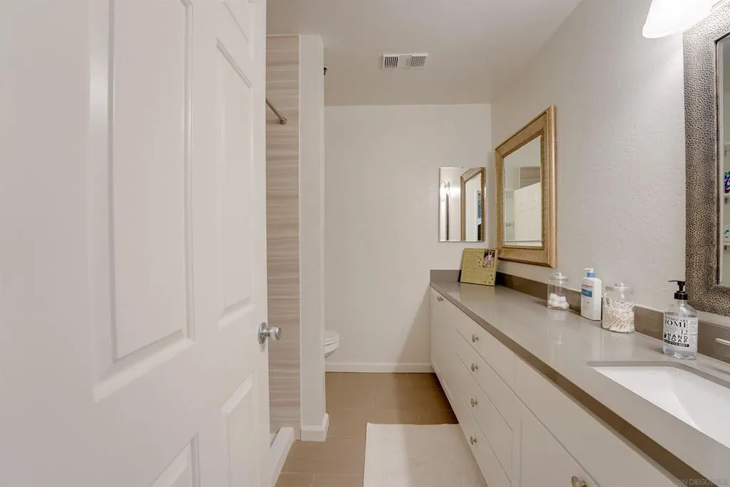 5745 Friars Road 107, San Diego, California 92110 home-pic-18