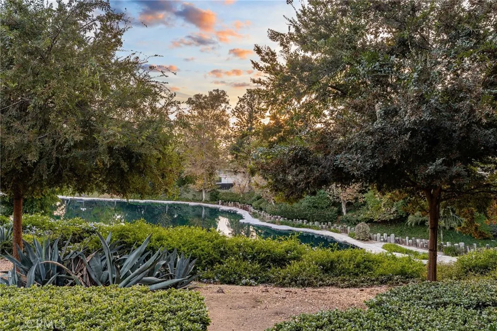 1081 Lakeview, Azusa, California 91702 home-pic-28