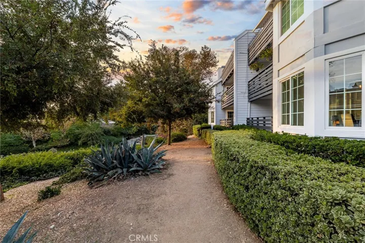 1081 Lakeview, Azusa, California 91702