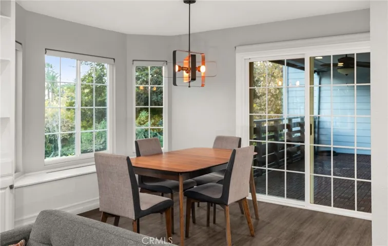 Dining room overlooking the lake