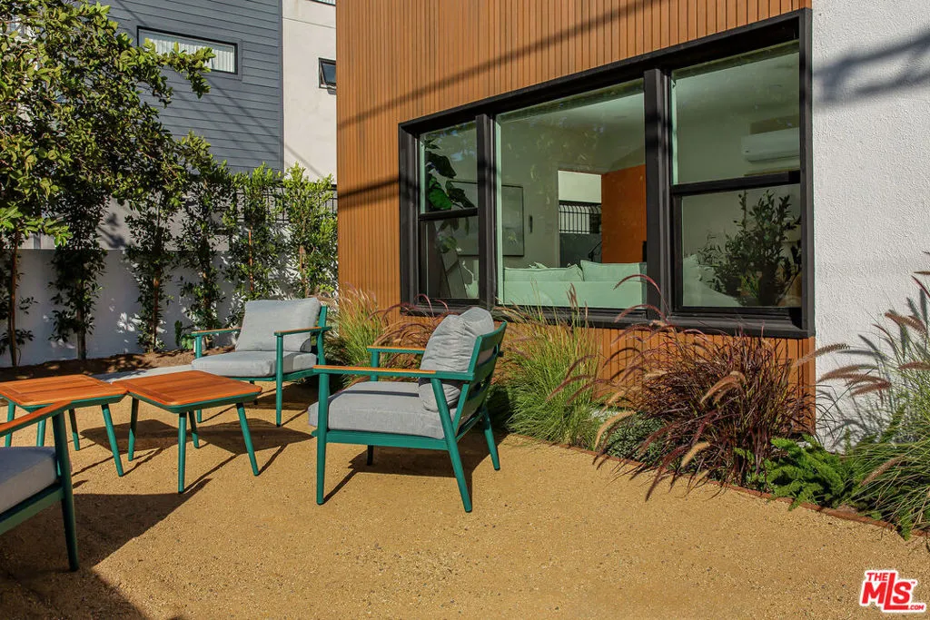 2046 1/2 S Burnside Avenue, Los Angeles, California 90016 home-pic-5