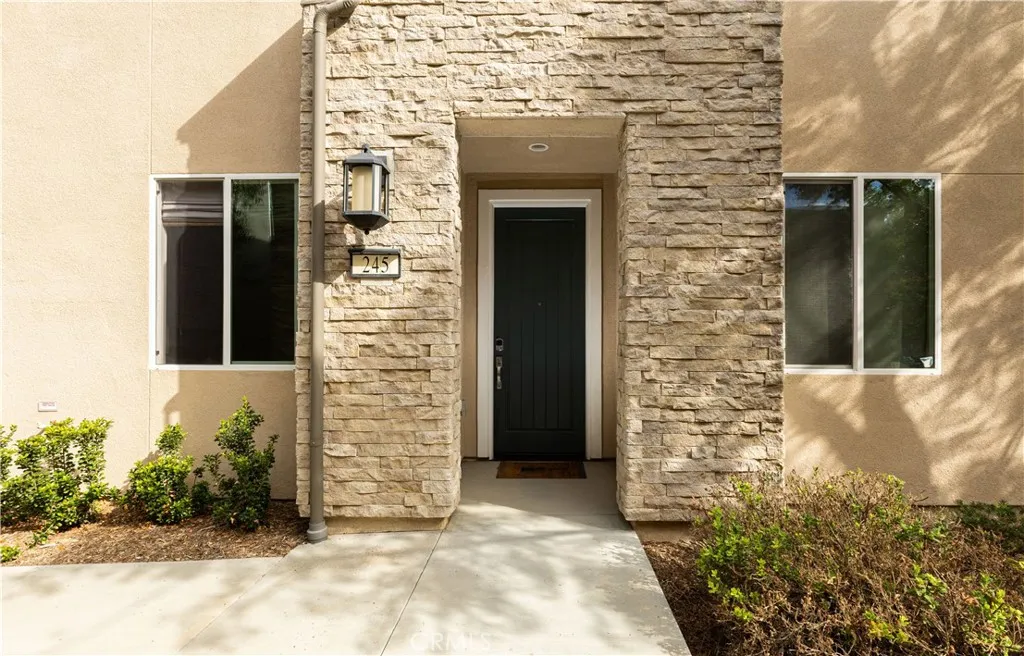 245 Follyhatch, Irvine, California 92618 home-pic-42