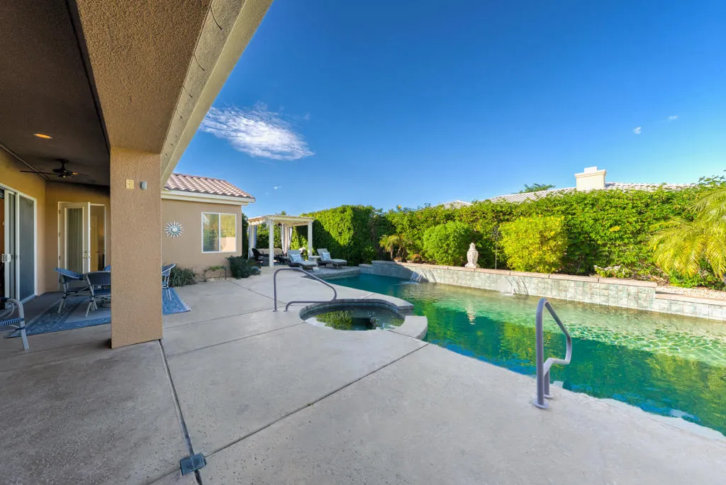 6 Dickens Court, Rancho Mirage, California 92270 home-pic-42
