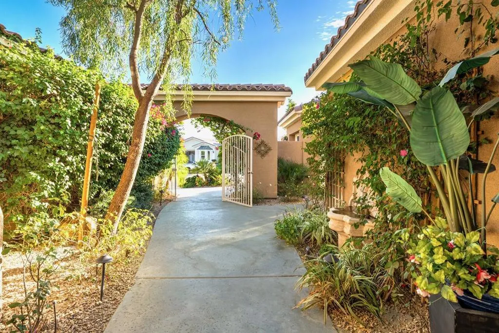 6 Dickens Court, Rancho Mirage, California 92270 home-pic-6