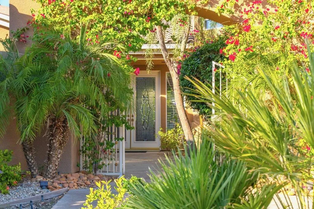 6 Dickens Court, Rancho Mirage, California 92270 home-pic-7