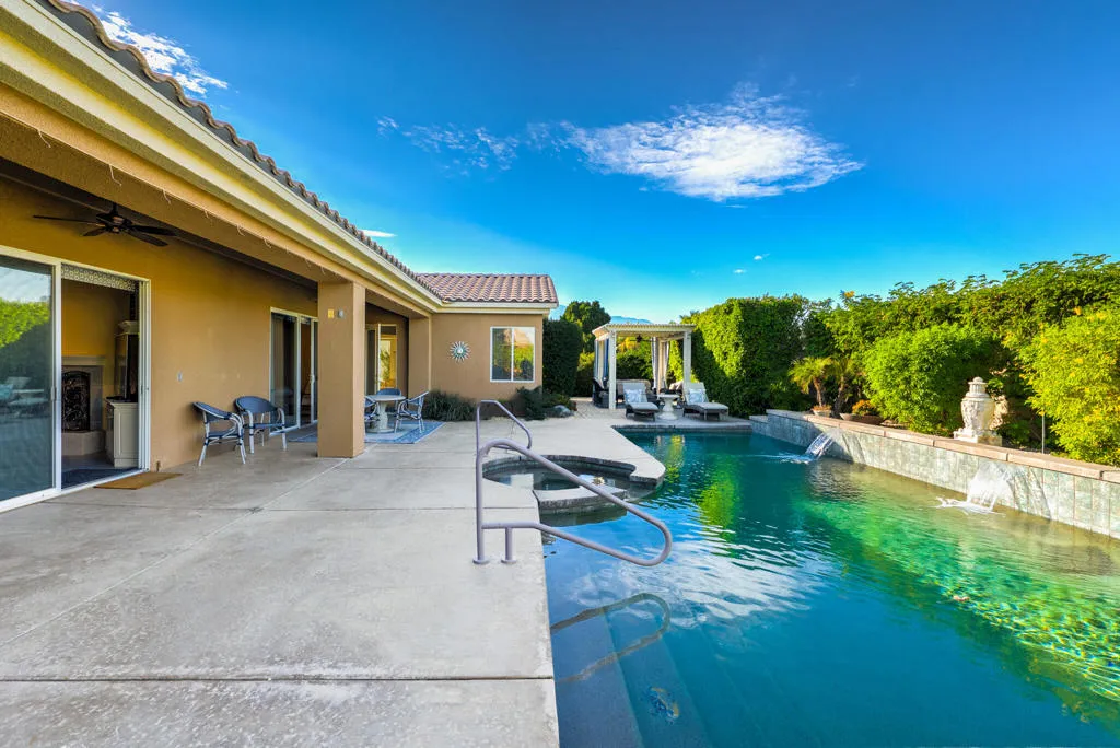 6 Dickens Court, Rancho Mirage, California 92270 home-pic-40