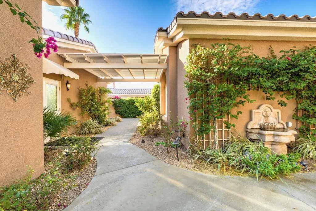6 Dickens Court, Rancho Mirage, California 92270 home-pic-34