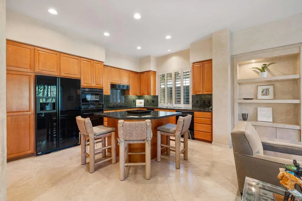780 Dove Run Circle, Palm Desert, California 92211 home-pic-24