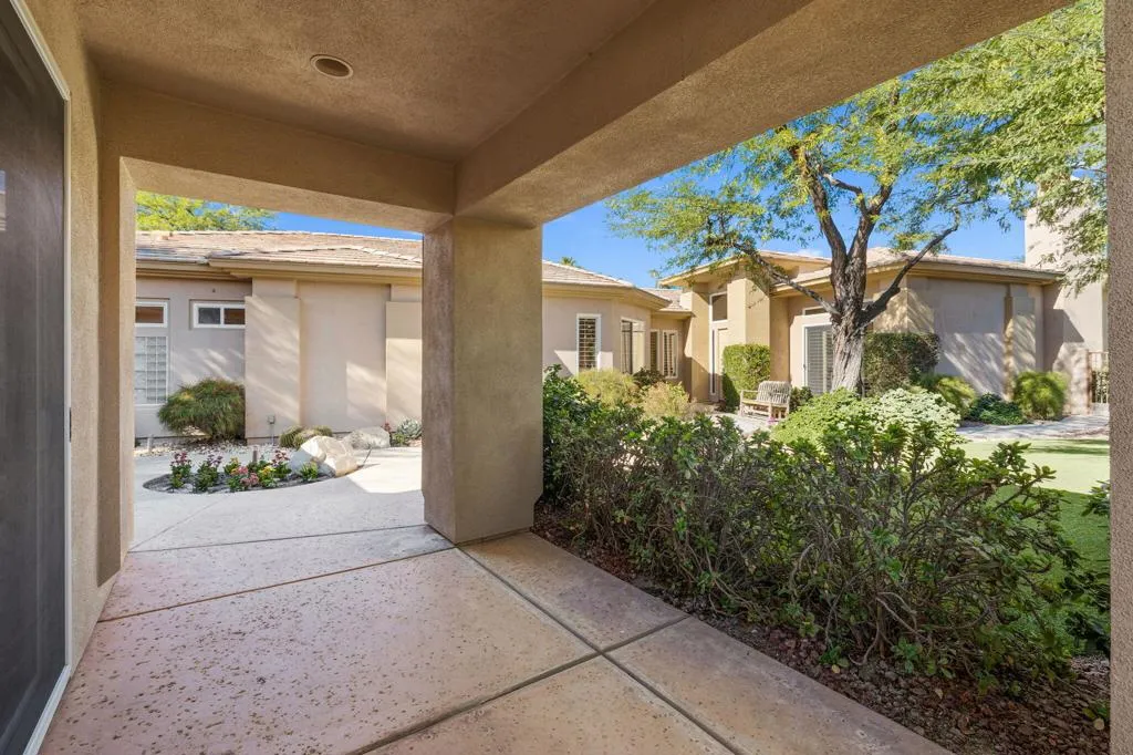 780 Dove Run Circle, Palm Desert, California 92211 home-pic-6