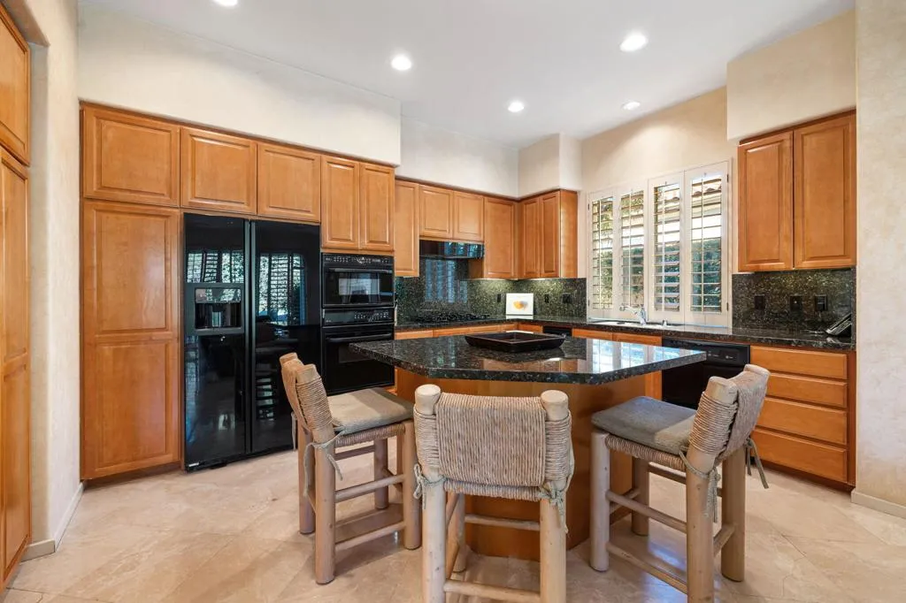 780 Dove Run Circle, Palm Desert, California 92211 home-pic-26